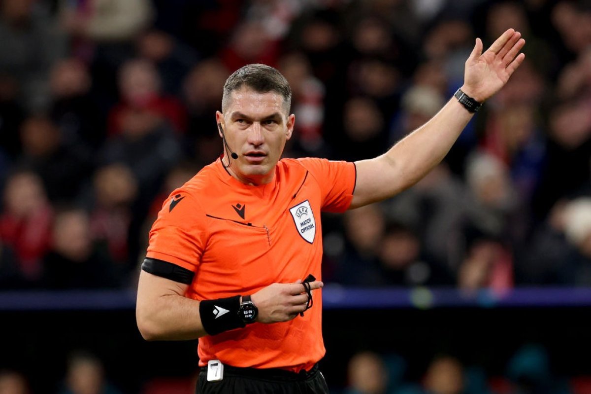 Istvan Kovacs va arbitra finala Champions League