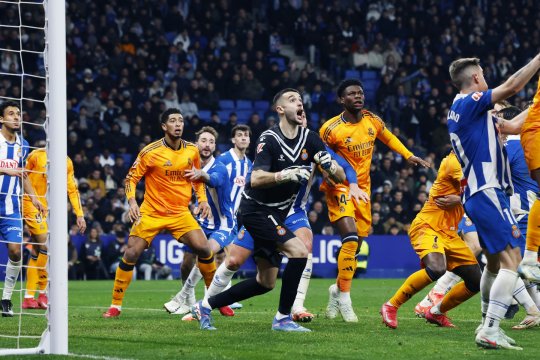 Trădare de nivel înalt! Titularul rivalei are ofertă concretă de la Barcelona, iar agenții săi au bătut palma cu campioana Spaniei