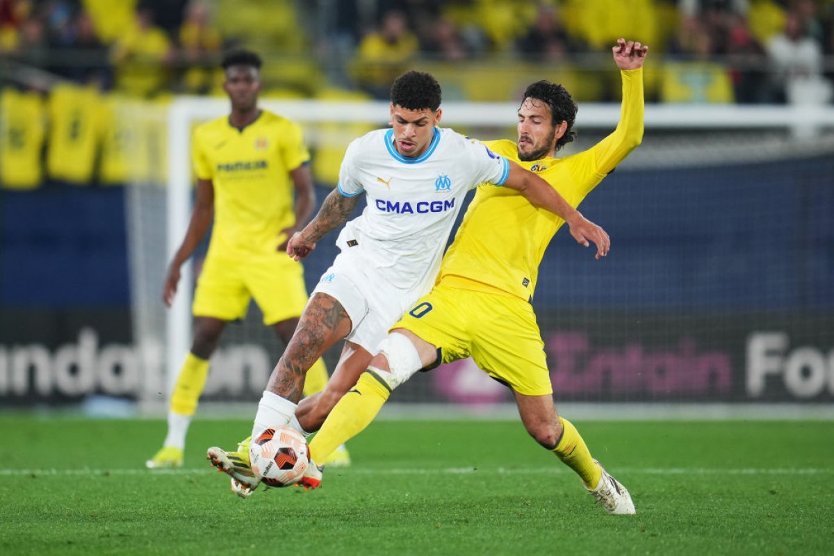 Luis Henrique (foto, în alb) a semnat cu Inter Milano