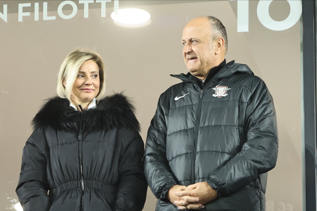 Dan Șucu, alături de soția Diana, a fost mai puțin implicat executiv la Rapid de când a preluat pachetul majoritar de acțiuni de la Genoa