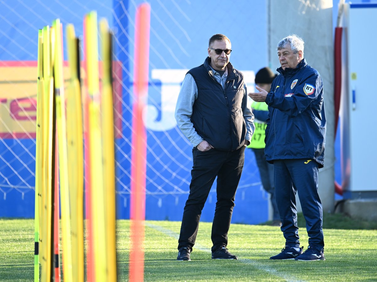 Andrei Vochin, într-o discuție cu selecționerul tricolorilor, Mircea Lucescu