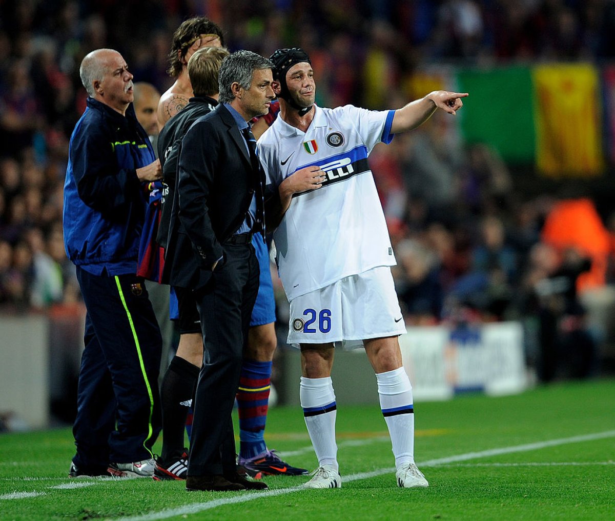 Chivu, primind indicații de la Jose Mourinho