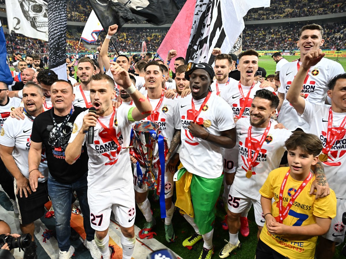 Bucuria roș-albaștrilor la titlul cucerit în 2024