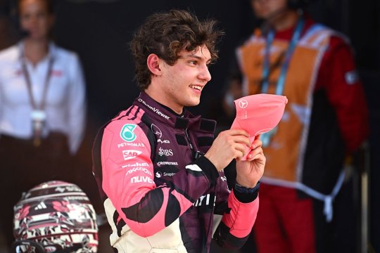 Andrea Antonelli va pleca din pole position în cursa de sprint la Miami. Grila de start