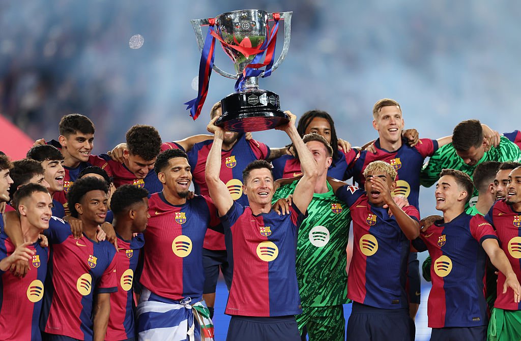 Robert Lewandowski mai are un singur an de contract cu Barcelona