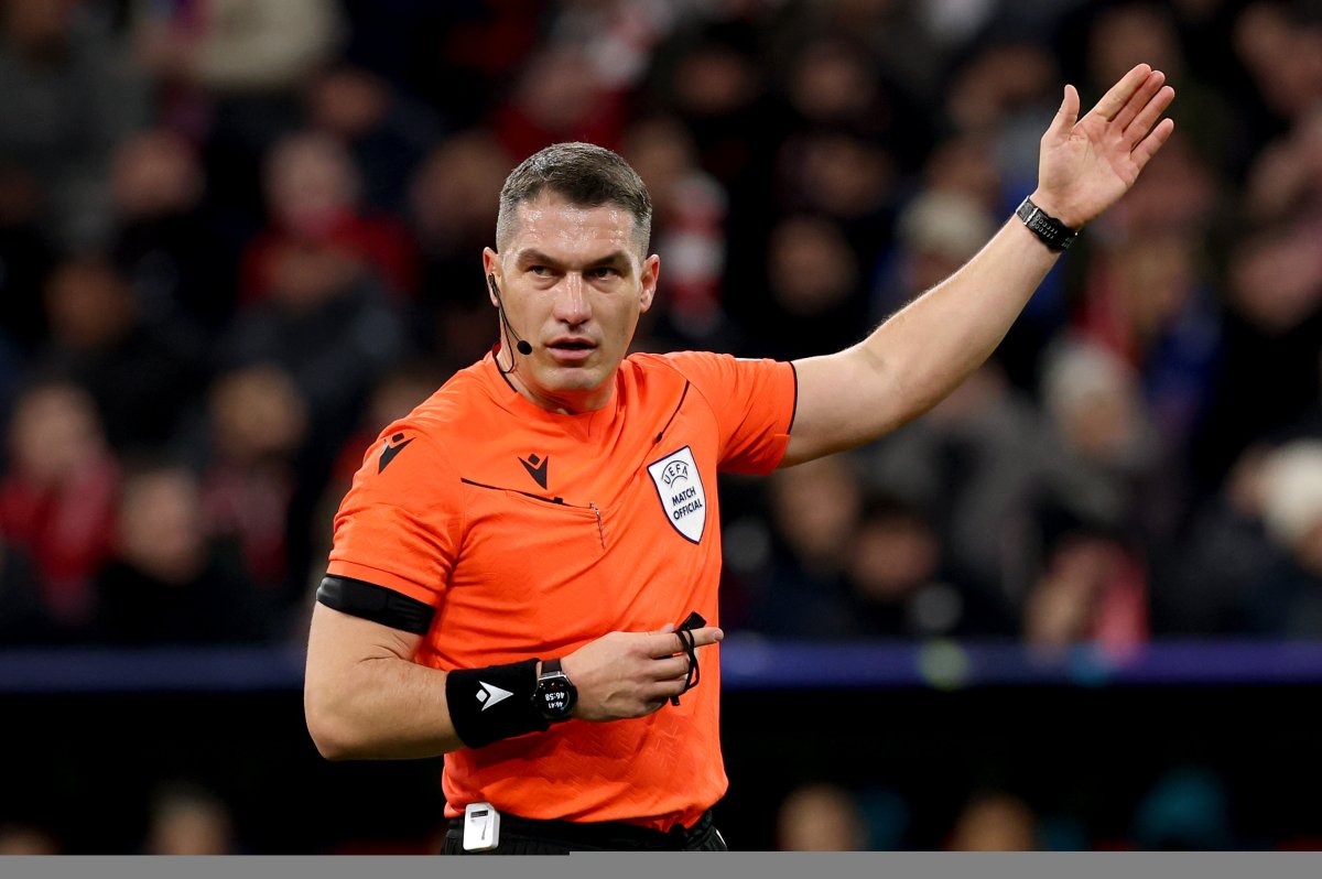 Istvan Kovacs va arbitra finala Champions League