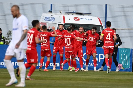 E gata! Jucătorul dorit de Dinamo, acord cu altă echipă din play-off-ul SuperLigii. I-a fost promis un salariu de 15.000 de euro pe lună