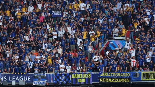 Membrul Generației de Aur a intrat pe gazon la finala Champions League. Lângă cine s-a fotografiat