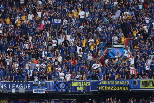 Membrul Generației de Aur a intrat pe gazon la finala Champions League. Lângă cine s-a fotografiat