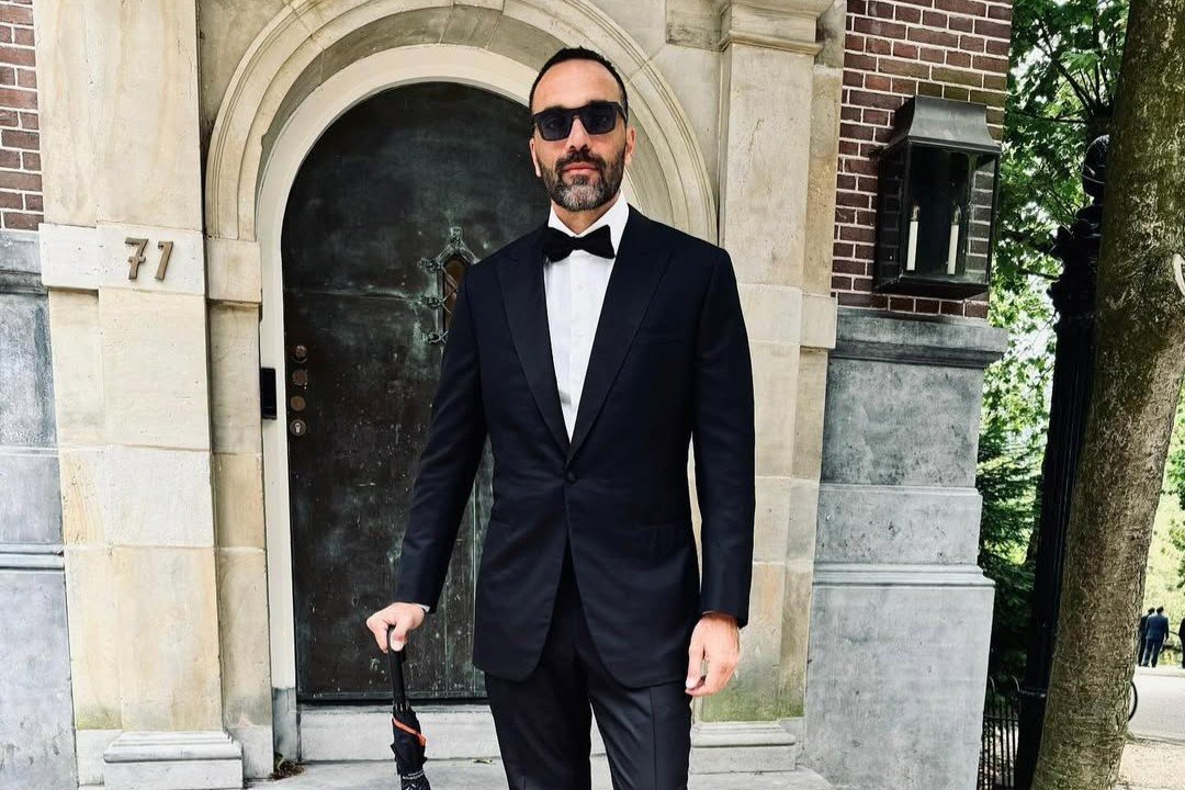 Ion Țiriac Jr este fiul fostului jucător de tenis și om de afaceri Ion Țiriac