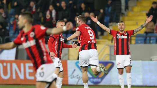 Daniel Popa a înscris din nou în Turcia și echipa sa are șanse mari de promovare! Câți bani va primi atacantul pentru acest obiectiv