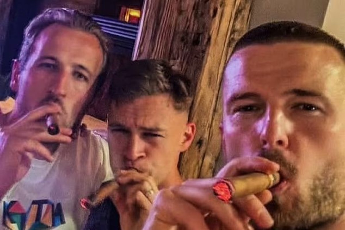 Harry Kane alături de Eric Dierd și Joshua Kimmich