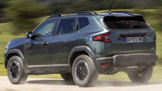 Dacia Duster pe benzină vs Volvo electric. Testul făcut de suedezi s-a încheiat cu o concluzie neașteptată