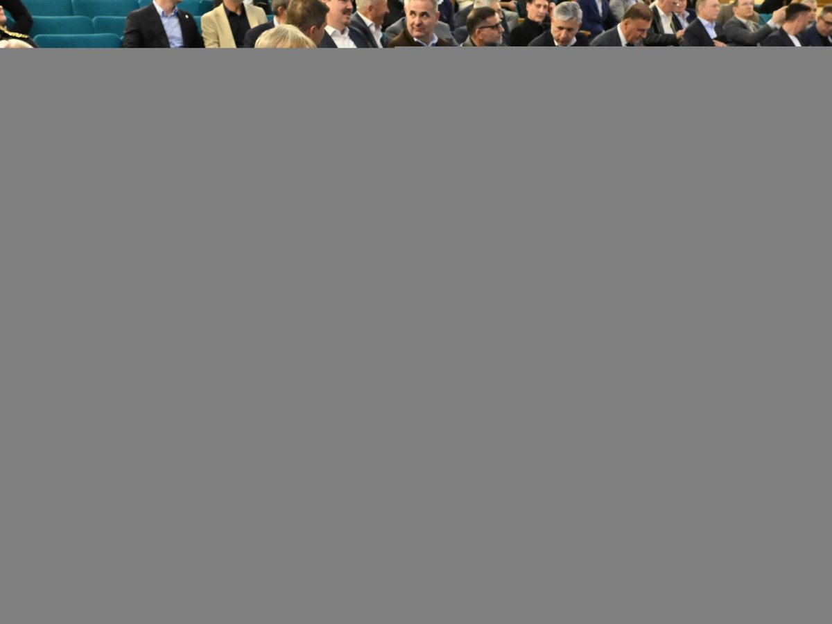 Ion Vlădoiu a jucat în carieră la 6 mari echipe ale României: Steaua, Dinamo, Rapid, FC Argeș, Universitatea Craiova și UTA