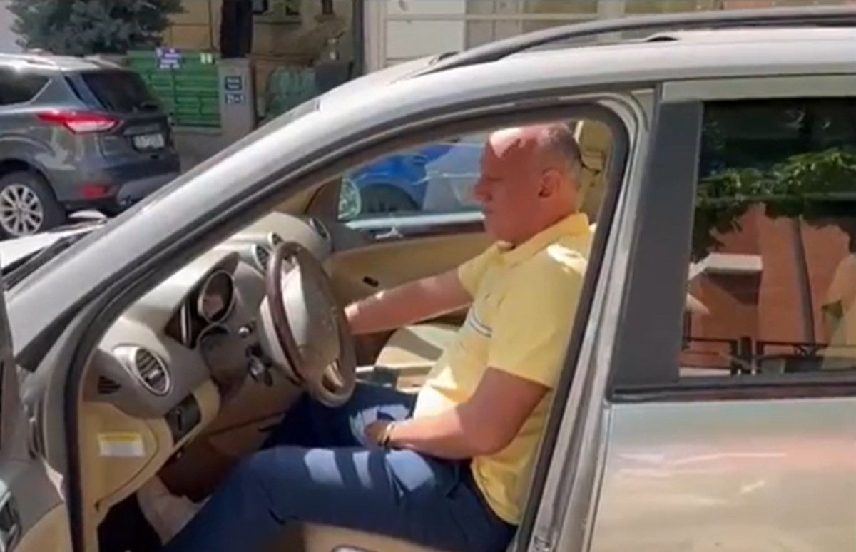 Florin Prunea este atașat de Mercedesul său, pe care l-a botezat Girela.
