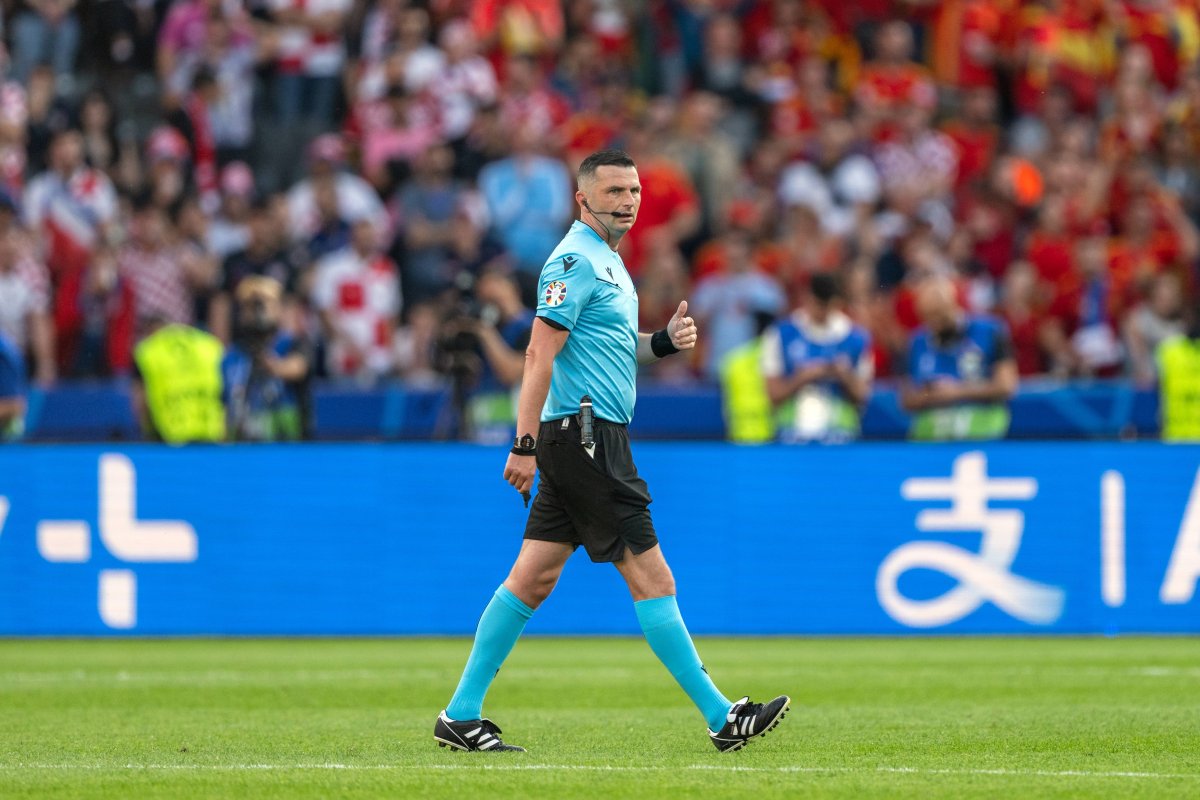 Michael Oliver, adversarul lui Kovacs pentru postul de central al finalei Champions League