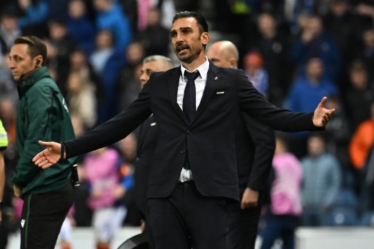 Indecizia lui Elias Charalambous alimentează zvonurile privind oferta venită pentru antrenor. iAMsport.ro a dezvăluit înainte toate detaliile