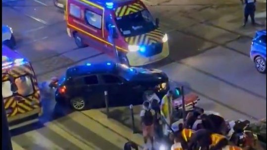 Scene tulburătoare de la sărbătoarea suporterilor lui PSG. O mașină a intrat în mulțime, iar două persoane sunt în stare gravă