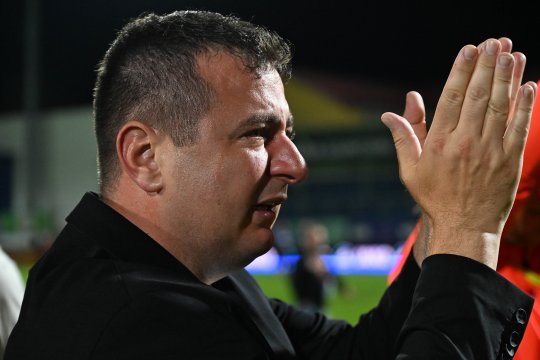 Ianis Zicu a plâns în hohote după ce Metaloglobus a promovat: ”Am avut buget mai mic ca unele echipe de Liga 3! Jucătorii au suferit și s-au chinuit”
