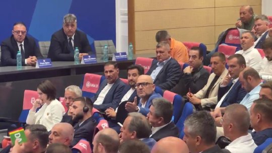 Adrian Mititelu și-a făcut numărul la Adunarea Generală a FRF. Schimb dur de replici cu Răzvan Burleanu. Circ în sală: "Hai, sclavii, luați-i apărarea"