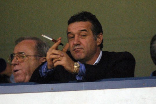 Gigi Becali: ”Milițianul îmi făcea curat în celulă”. Omul de afaceri a dezvăluit motivul