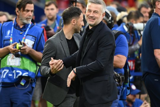 Salariu imens pentru Iordănescu in Polonia! Pe ce sumă a semnat fostul selecționer