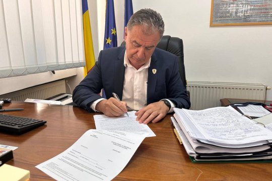 Primarul și-a pus semnătura! Se construiește stadionul de 100.000.000 de euro în România