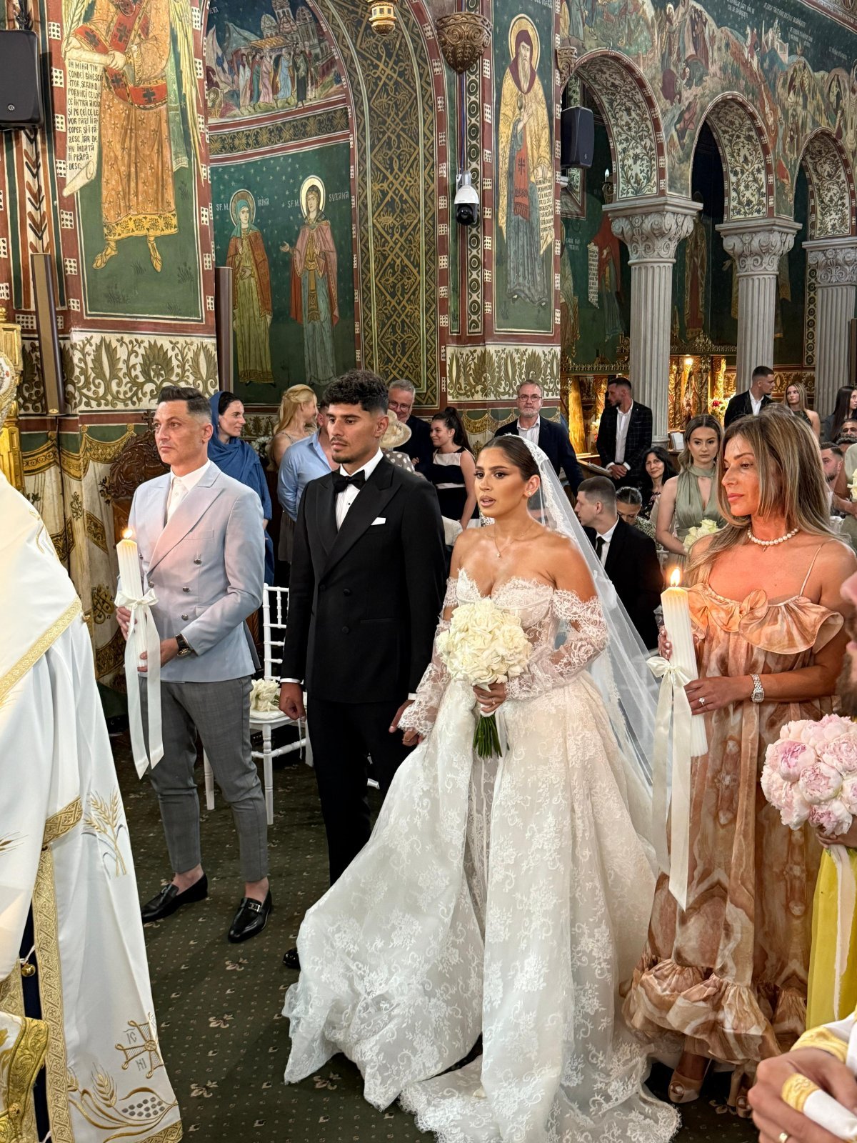 Florinel Coman s-a căsătorit cu Ioana. Nași le-au fost Mirel și Viviana Rădoi