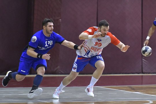 Sportiv suspendat 6 luni și amendat cu 10.000 de lei, după ce a fost surprins intrând într-o casă de pariuri