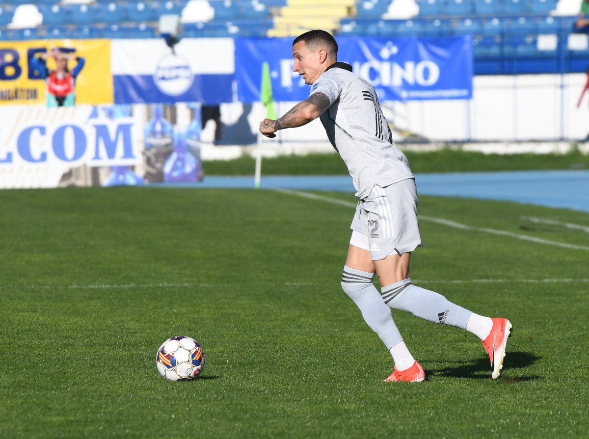 Padula are 16 meciuri pentru Basel