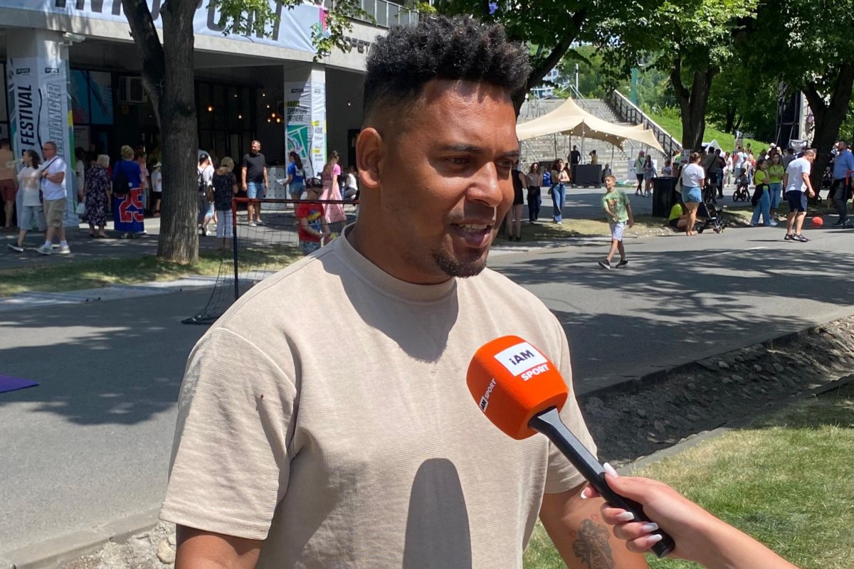 Eric de Oliveira, emoționant înainte de meciul demonstrativ cu Ronaldinho la Cluj + Ce părere are de plecarea lui Gică Hagi de pe banca lui Farul