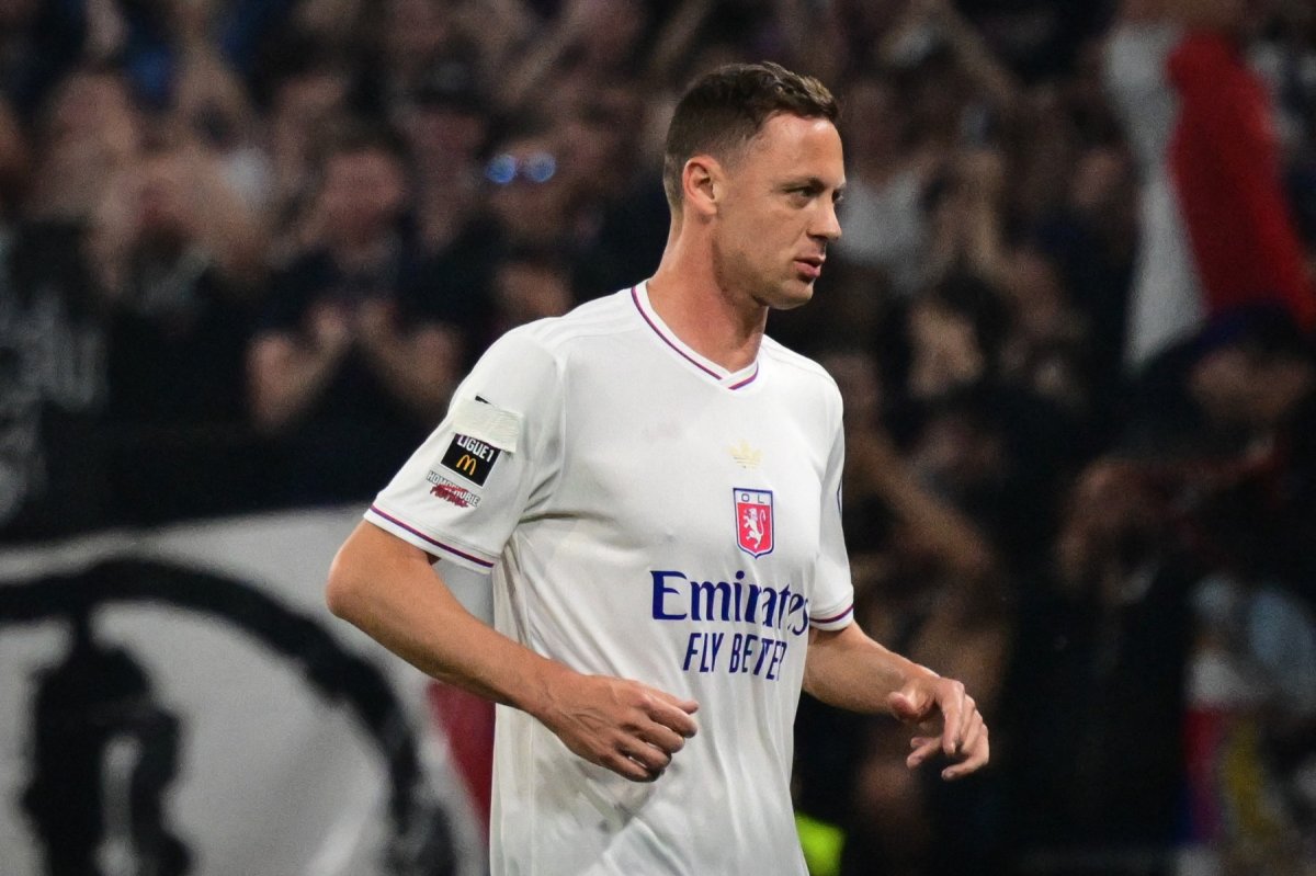 Nemanja Matic, jucător la Olympique Lyon