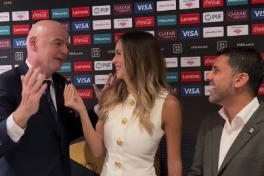 Cea mai cunoscută prezentatoare TV a întors privirile la Campionatul Mondial al Cluburilor