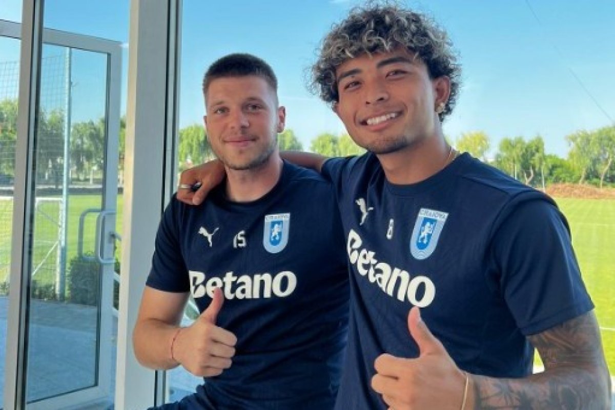 Fotbaliștii Craiovei au fost zâmbitori la reunirea echipei pentru noua ediție a SuperLigii