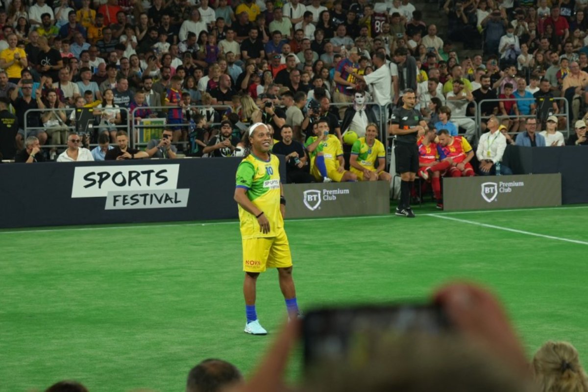 Ronaldinho a făcut show la BT Arena