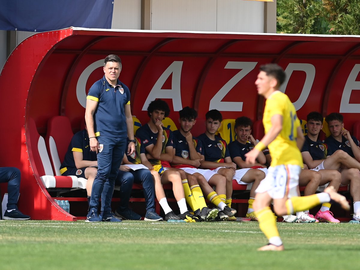 Adrian Dulcea, în calitate de selecționer al echipei U18 a României