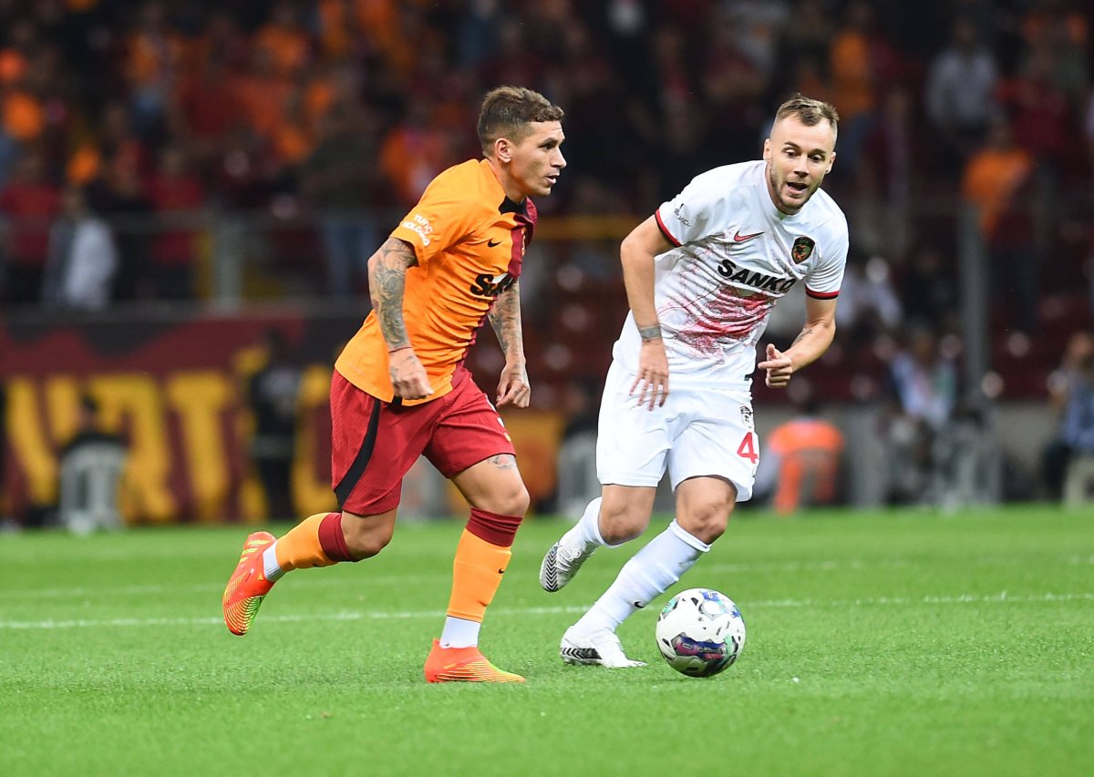 Alexandru Maxim a semnat prelungirea de contract
