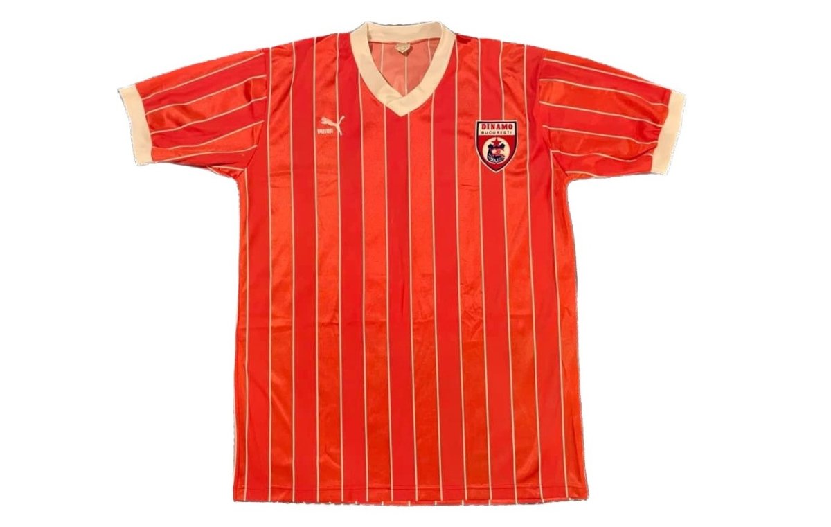 Tricoul îmbrăcat de Dinamo în sezonul 1986-1987