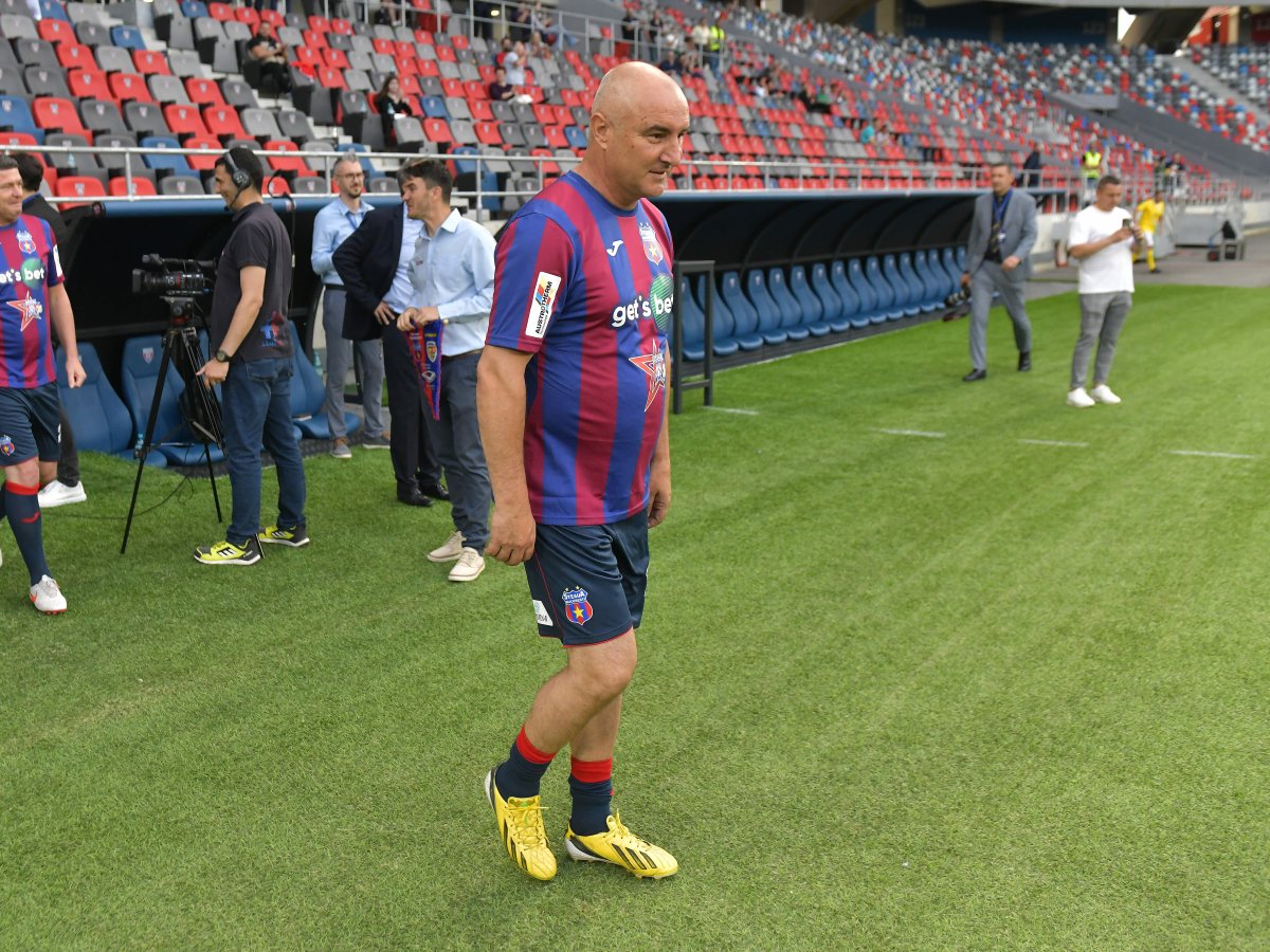 Valeriu Răchită a jucat la Steaua în perioada 1989-1990/1996-1999 și la FCSB în 2003-2005
