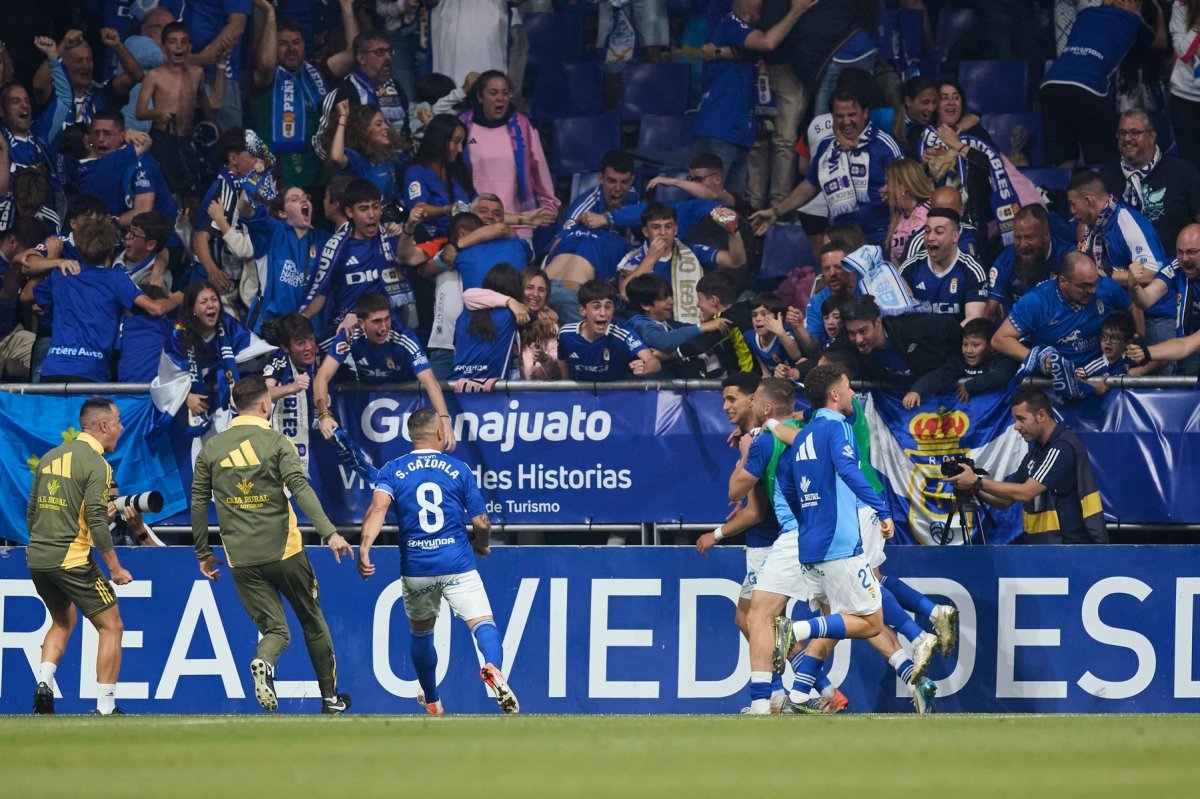 Echipa lui Daniel Paraschiv a reușit o performanță istorică! Real Oviedo revine în LaLiga după 24 de ani