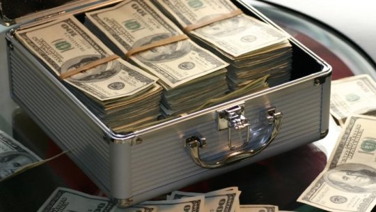 Meciul care a schimbat soarta unui titlu a generat un scandal imens: "300.000 de euro s-au pierdut pe drum. De la Giovanni Becali au venit banii"