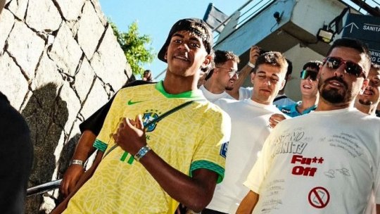 Lamine Yamal s-a băgat la o miuță într-o favelă populară din Brazilia