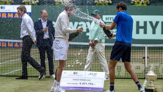 Daniil Medvedev, al 6-lea eșec la rând într-o finală de turneu ATP! L-a învins omul pe care îl bătuse în ultimele 6 meciuri directe