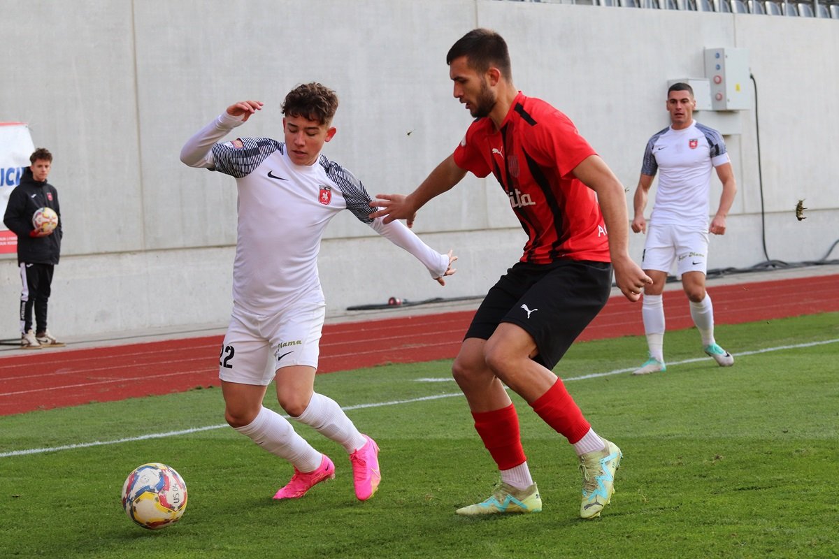 Sergiu Rimovecz (dreapta)