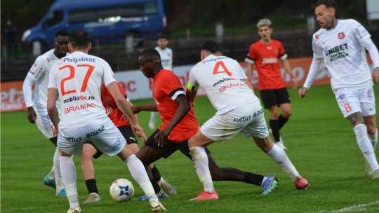 Revelația sezonului trecut, dezmembrată de rivale! 6 jucători de bază au plecat, iar marea speranță a clubului a dispărut fără urmă: ”Nu mai are ce căuta aici!”