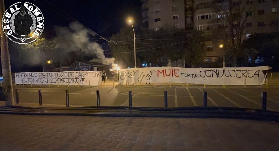 Suporterii Rapidului, protest împotriva conducerii