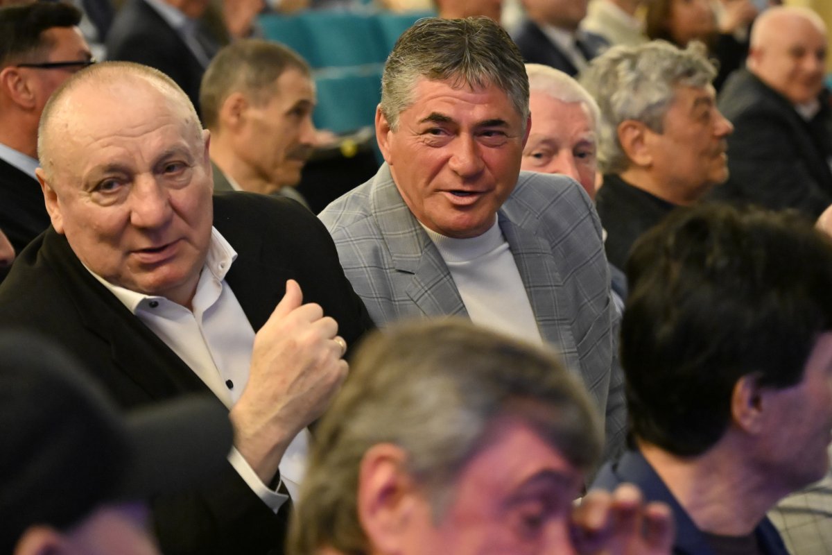 Fotbalistul legendar al Stelei a vorbit deschis despre zvonurile că ar fi un împătimit al alcoolului: ”Cornel Dinu spune că sunt mesean de cinste”
