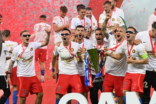 Surpriza pregătită de Charalambous și Pintilii lui Dan Petrescu! Jucătorul de care se temeau clujenii, gata să intre la Supercupă