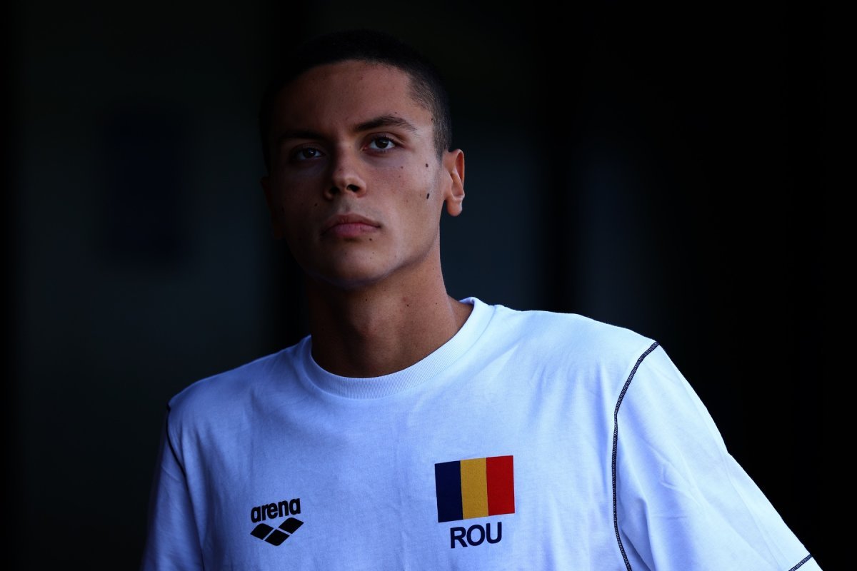 Cum a reacționat David Popovici când un copil l-a oprit în aeroport + Ce concluzii a tras după Europeanul U23