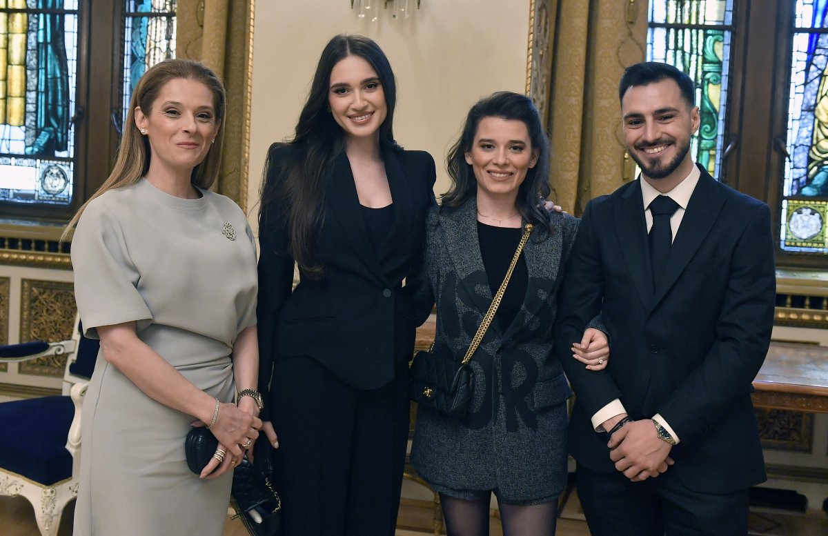 Ziua cea mare pentru Kira Hagi. Fiica ”Regelui” se mărită cu Thomas Ferfelis. Toate detaliile de la nunta de 5 stele